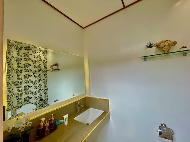 Intimate Tagaytay Farm Treehouse + Ecopool. 2-4pax - Amadeo