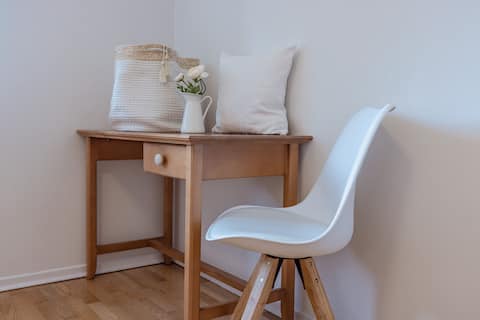 The White Wall - Holiday Flat