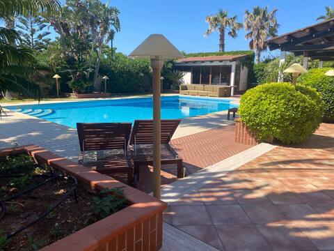 Villa Seven Palms - Beachside - Entire Apartment
