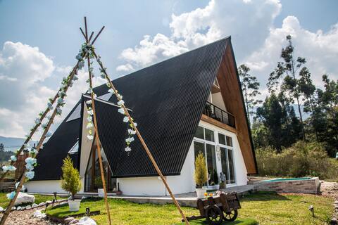 Casa en la naturaleza con piscina, ríos, valles