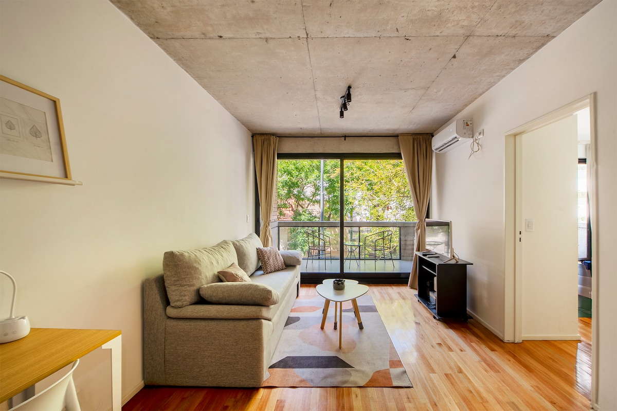 Квартира с двумя комнатами и балконом в Villa Urquiza