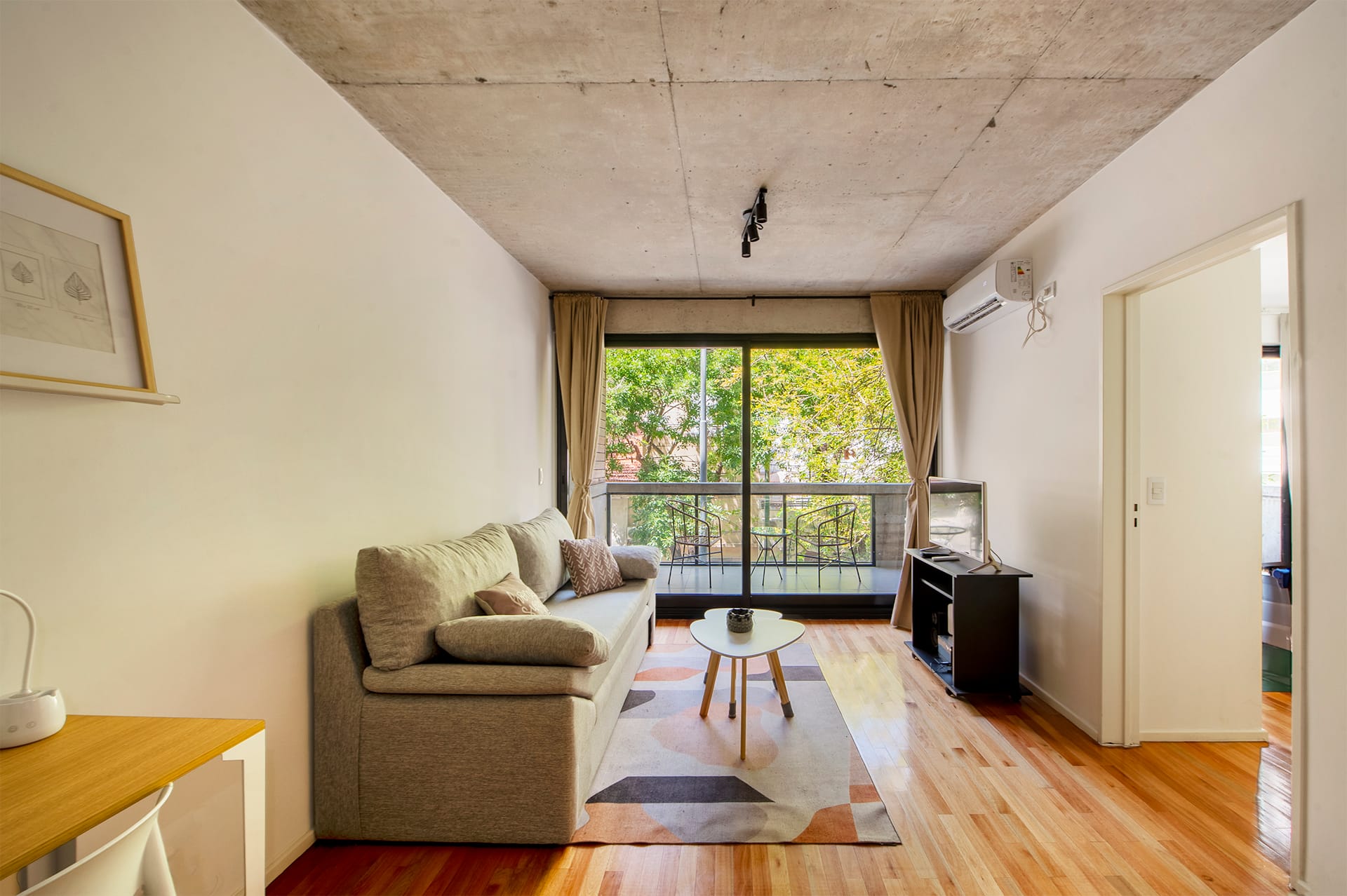 Квартира с двумя комнатами и балконом в Villa Urquiza