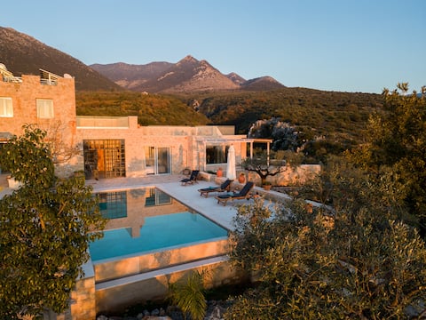 Successful Airbnb property: The Mulberry - Garden, Sea & Sun in Περιφερειακή Ενότητα Μεσσηνίας