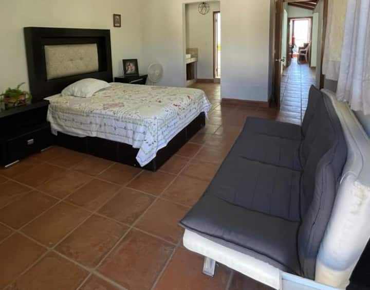 Schlafzimmer 1