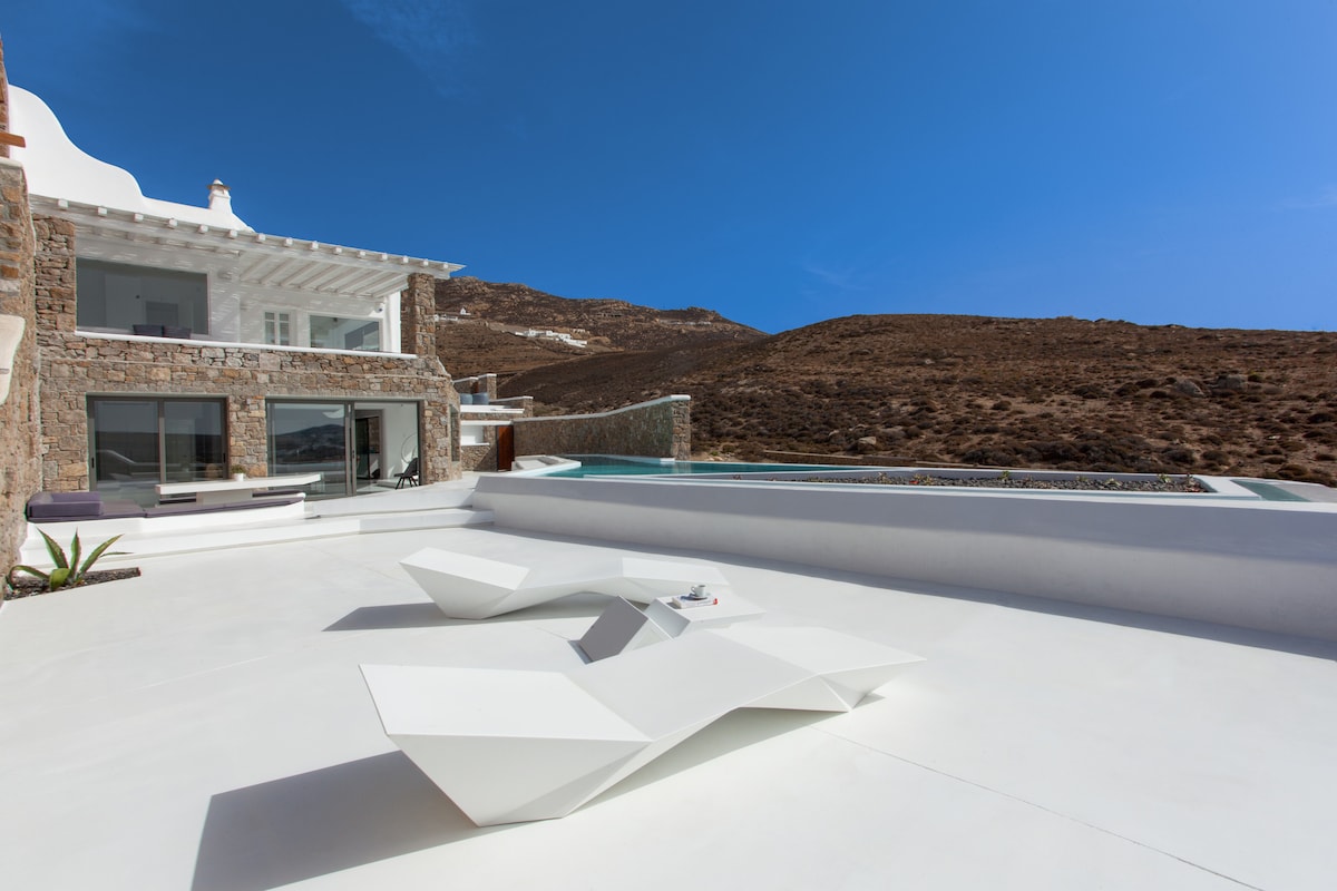 Villa Lefka — view 2