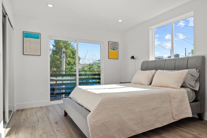 Spacious Home in Arts District w/ Parking gallery image 3