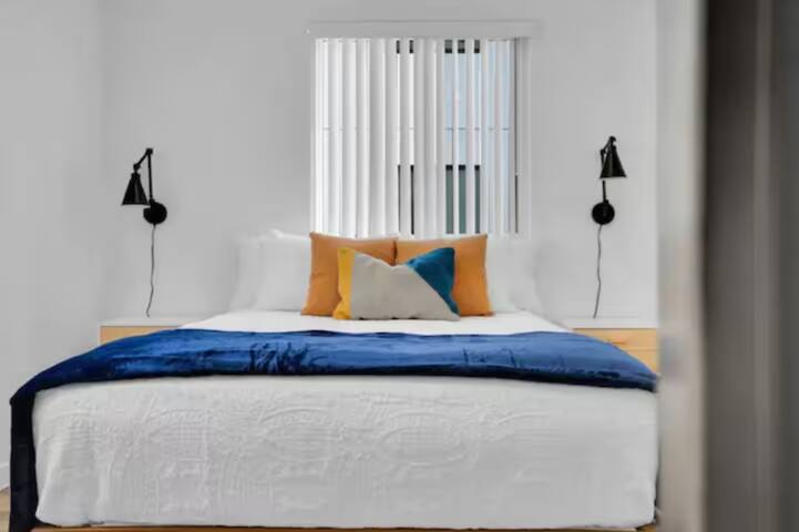 Huge Home near LA & OC gallery image 3