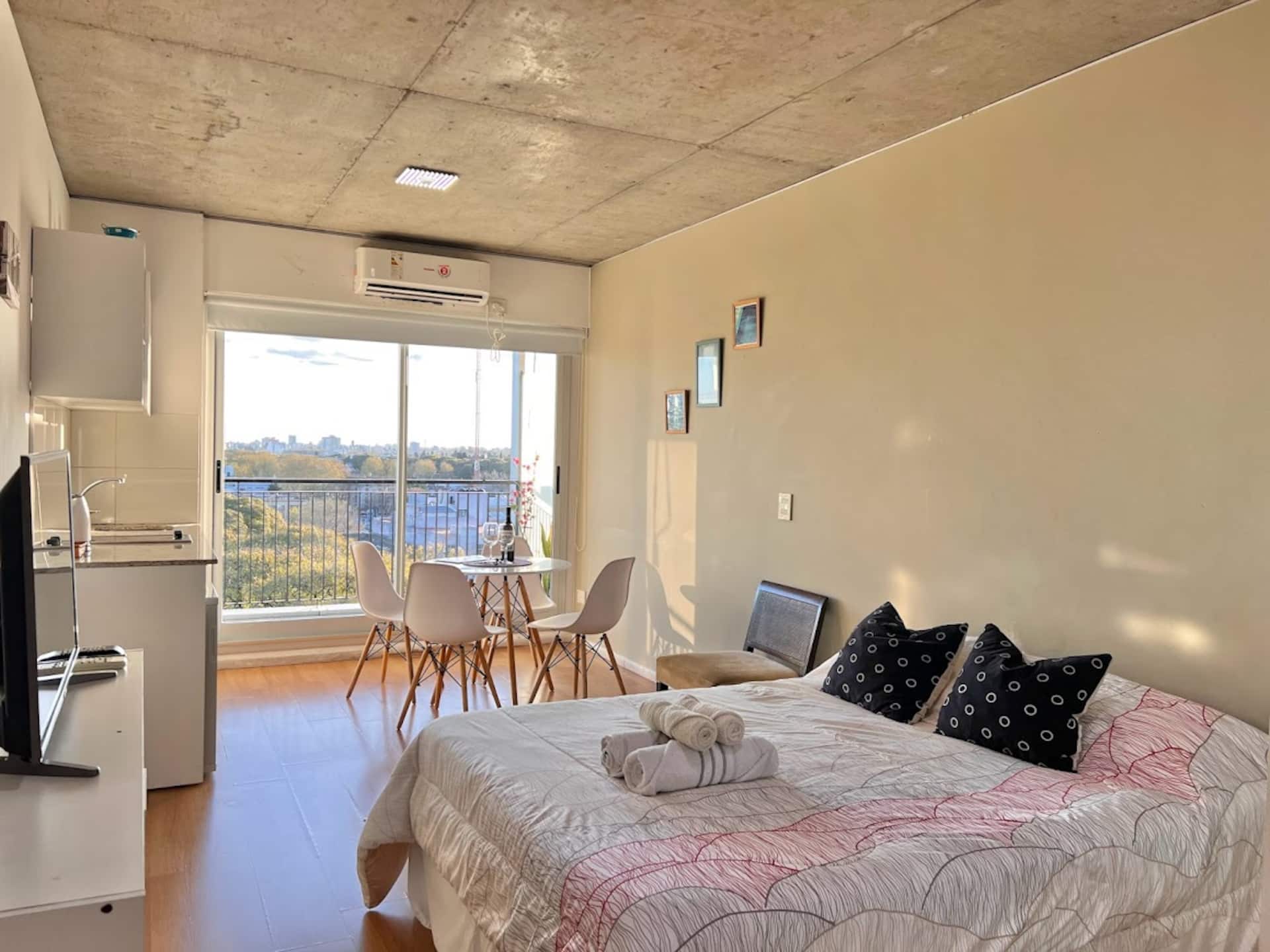 Kitnet em Chacarita com vaga de garagem e vista para o Parque Los Andes
