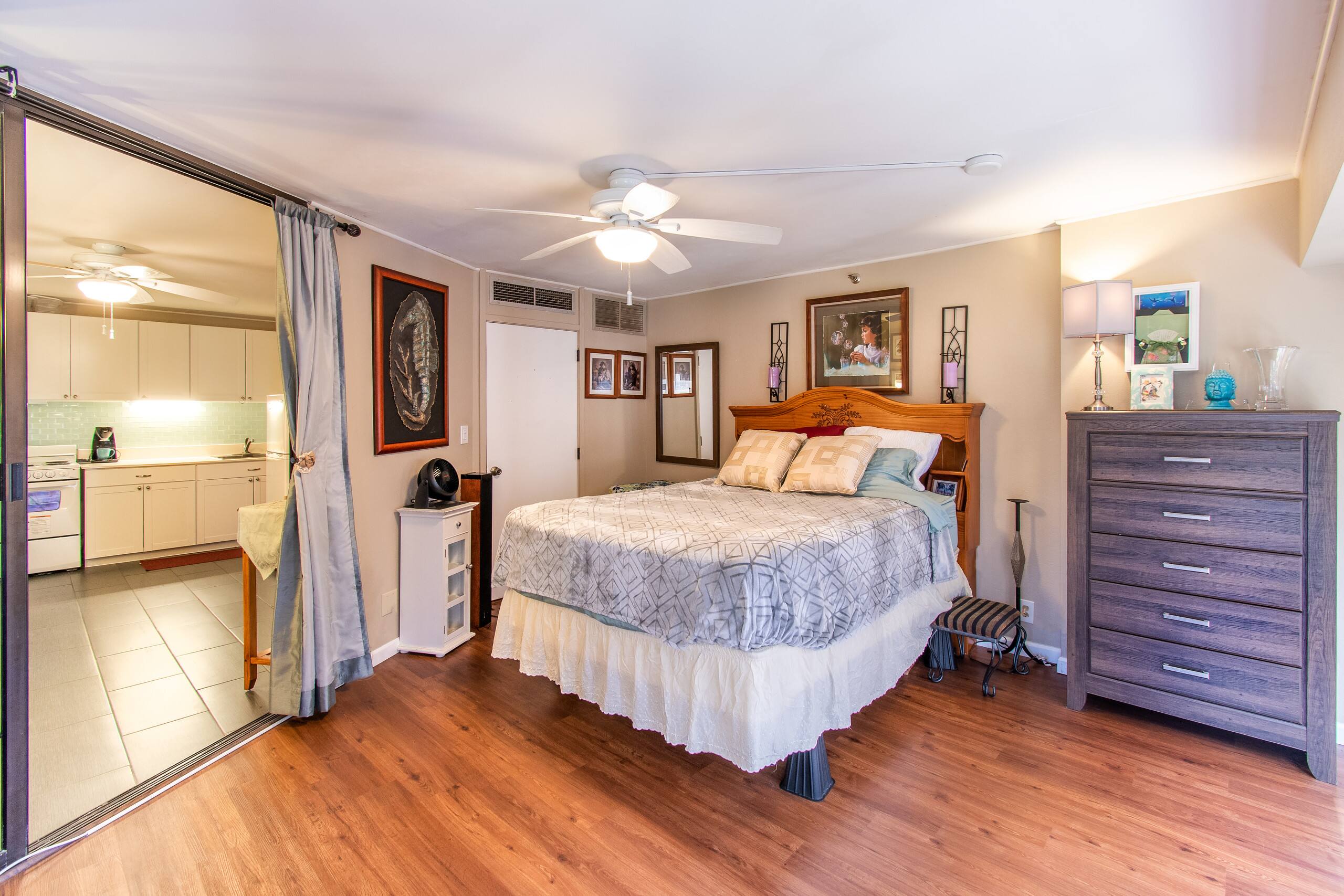 Condo in Honolulu · ★4.57 · 1 bedroom · 1 bath - Image 12