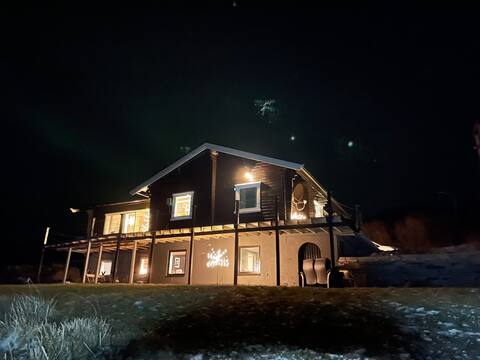 Log house in beautiful Neverfjord