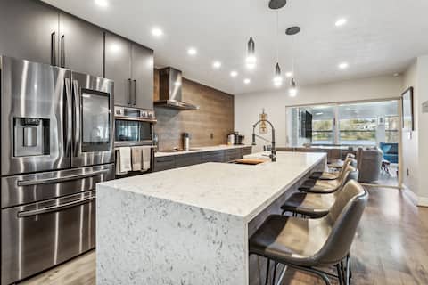 Saddlebrook Lake View Bungalow!
