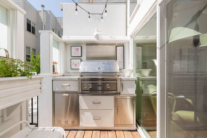 Lovely, Unique Home Near Everything gallery image 4