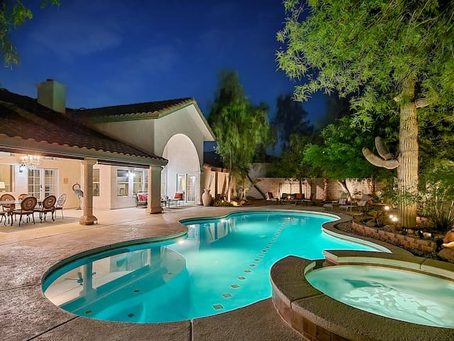 Luxurious Vegas Retreat: 4BR with Pool & Game Room