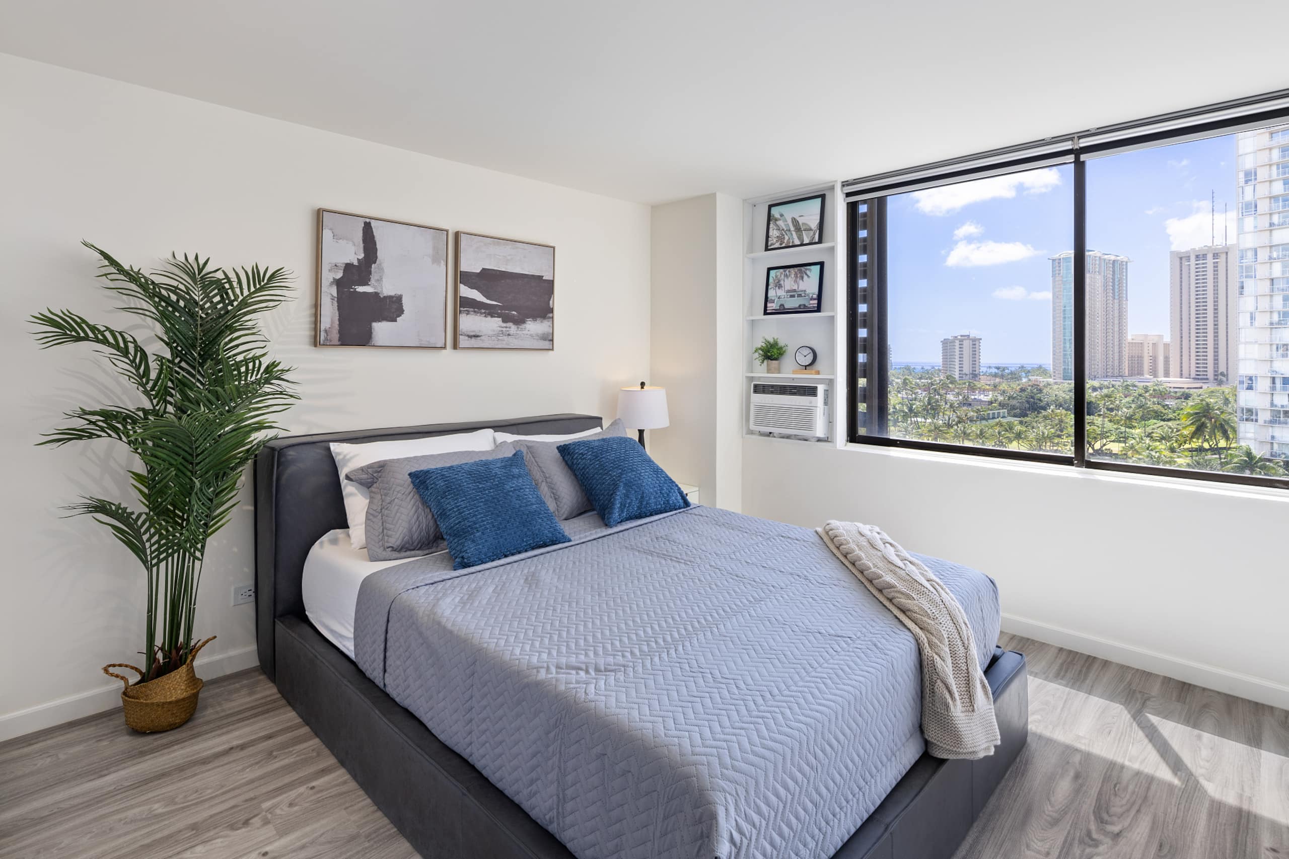 Waikiki Oasis Haven: Your Coastal Escape - Image 7