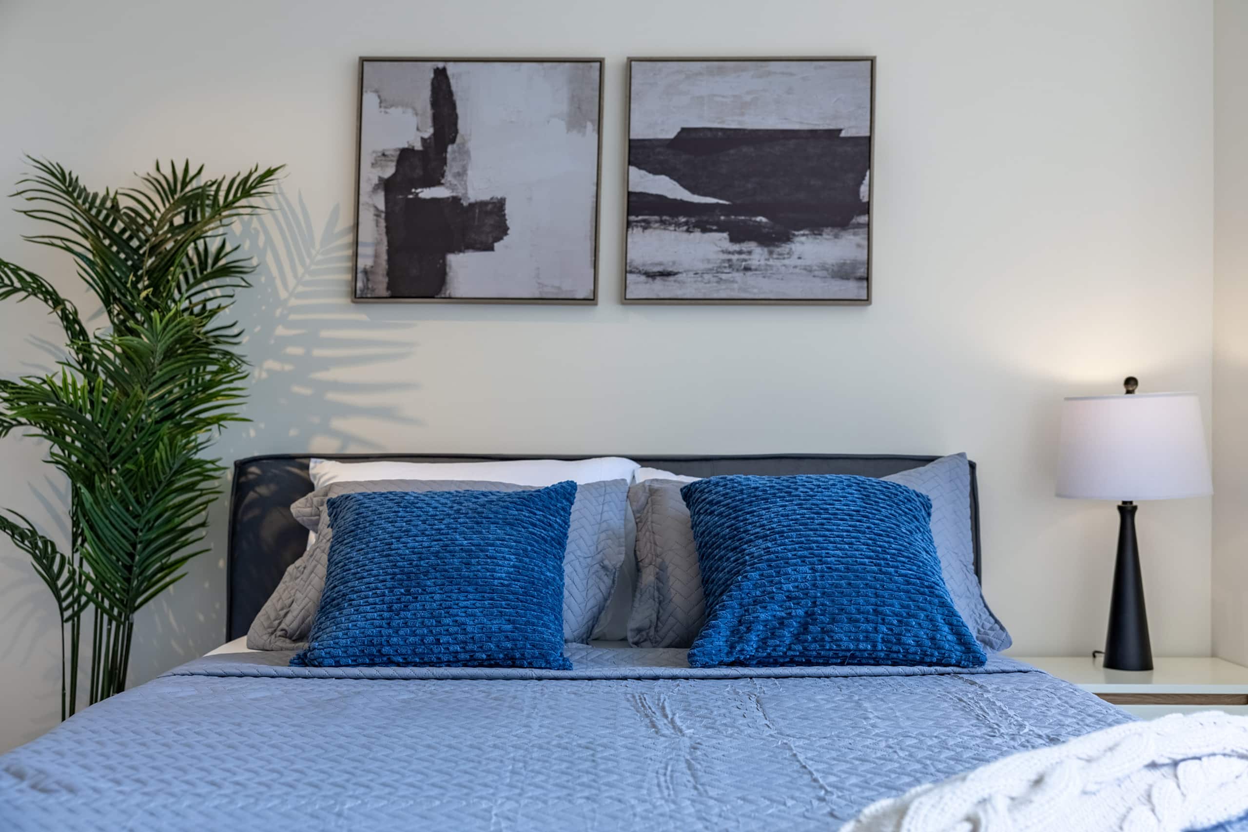 Waikiki Oasis Haven: Your Coastal Escape - Image 9