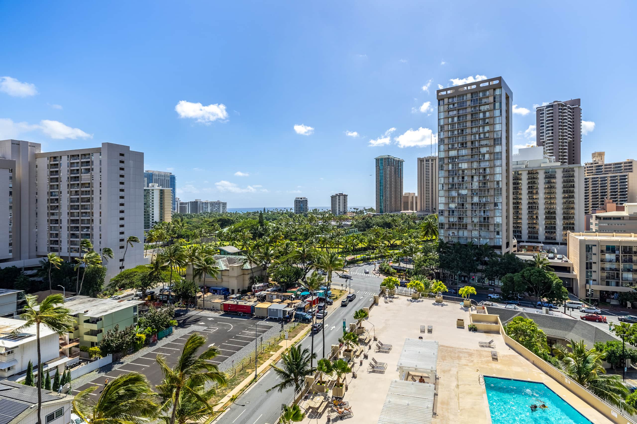 Waikiki Oasis Haven: Your Coastal Escape - Image 31