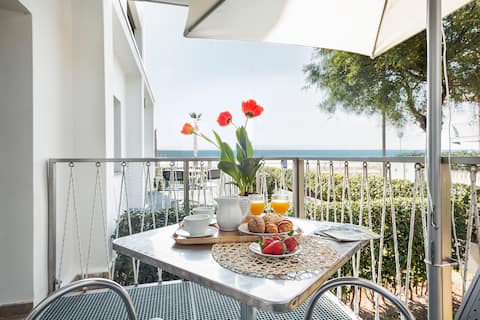Airbnb con mejor rendimiento: Superior studio with terrace en Castelldefels