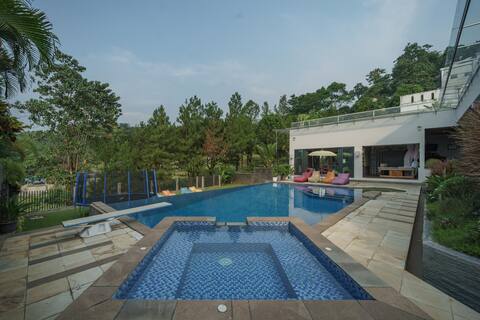 Istana Savage - clean, safe, secluded & peaceful