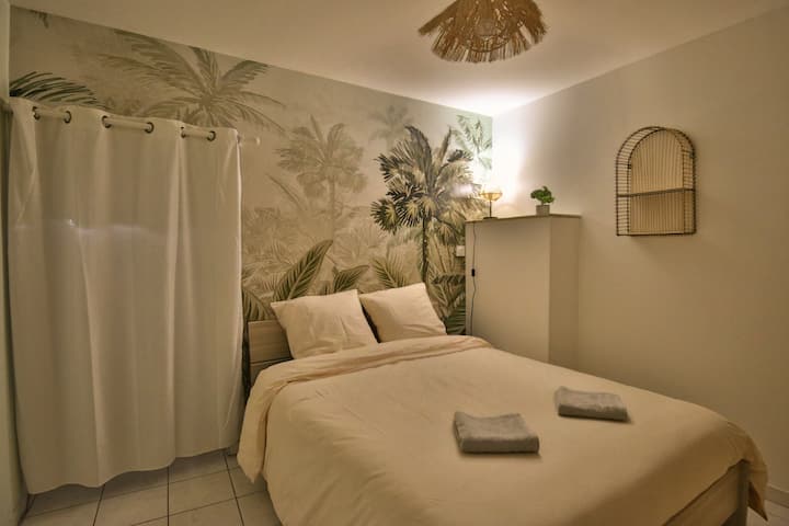 Usiku mzuri katika giza kamili, wenye vizuizi + mapazia ya kuzima