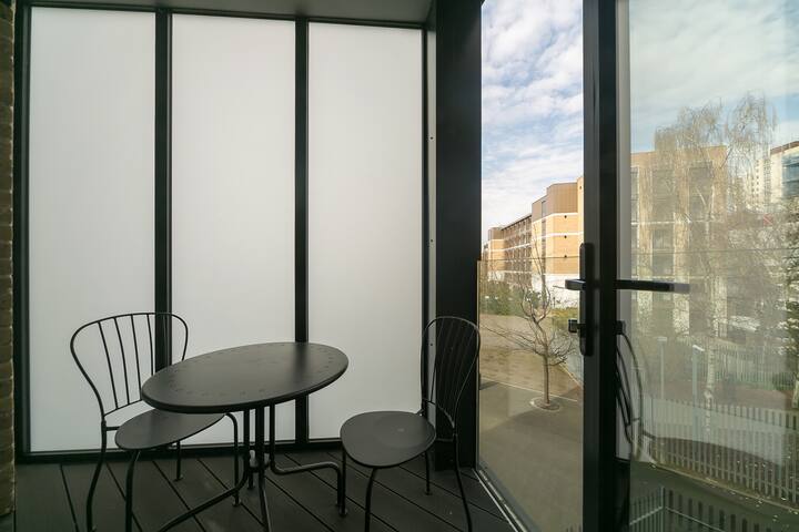 Chalk Farm retreat w/ pvt balcony gallery image 5