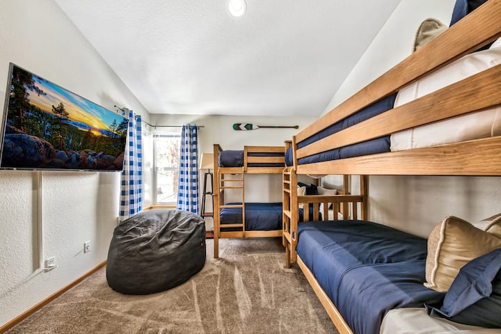 غرفة النوم المكونة من طابقين 