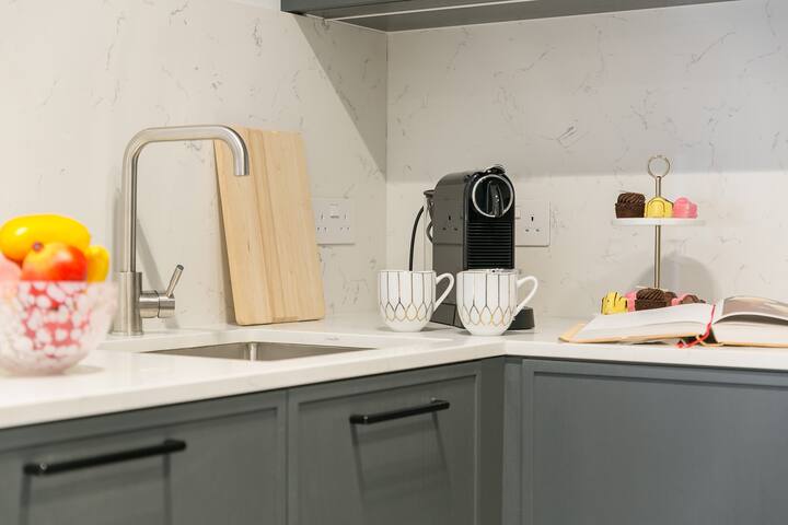 Trendy Camden 2-Bedroom Apartment – Brand New gallery image 5