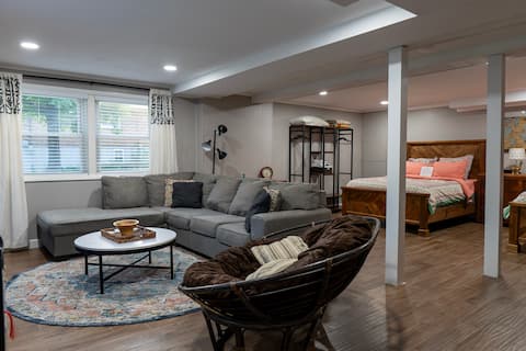 Successful Airbnb property: Spacious and Private Studio Basement in Nashville / Davidson