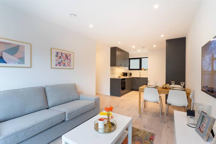 Spacious 2 bed flat in Vibrant Camden gallery image 3