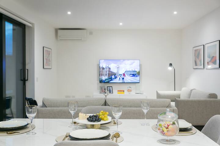 Primrose Hill 2 Bed Skyline Penthouse gallery image 3