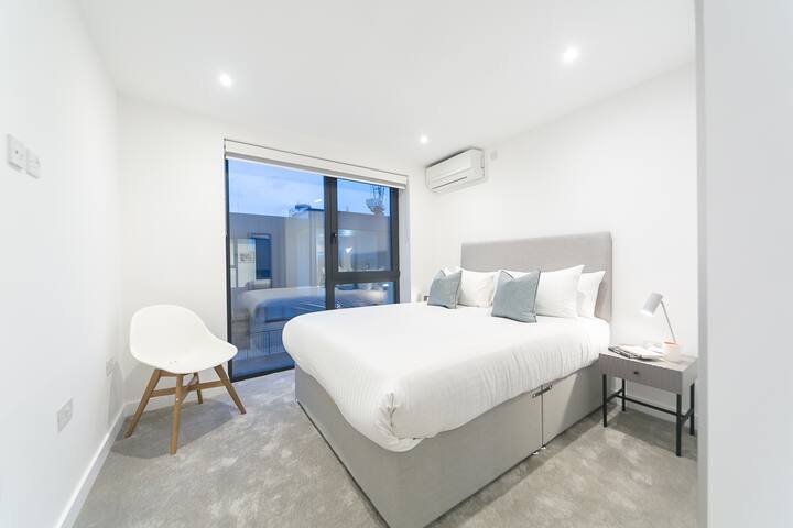 Primrose Hill 2 Bed Skyline Penthouse gallery image 2