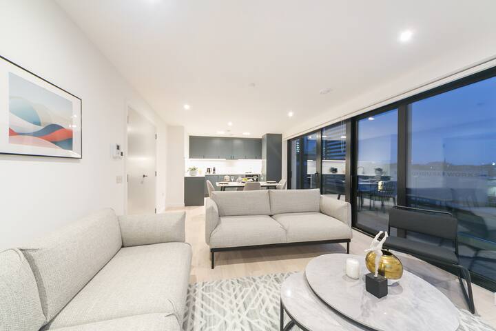 Primrose Hill 2 Bed Skyline Penthouse gallery image 5