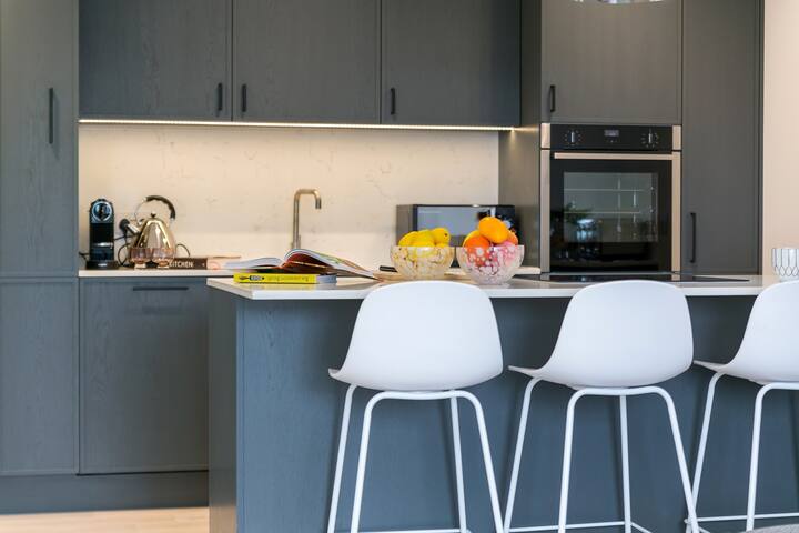 Huge and Beautiful Spacious 3 Bed Flat in Camden gallery image 5