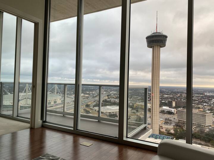 Downtown, San Antonio Waterfront Vacation Rentals - San Antonio, TX ... - High End Condo Rentals San Antonio
