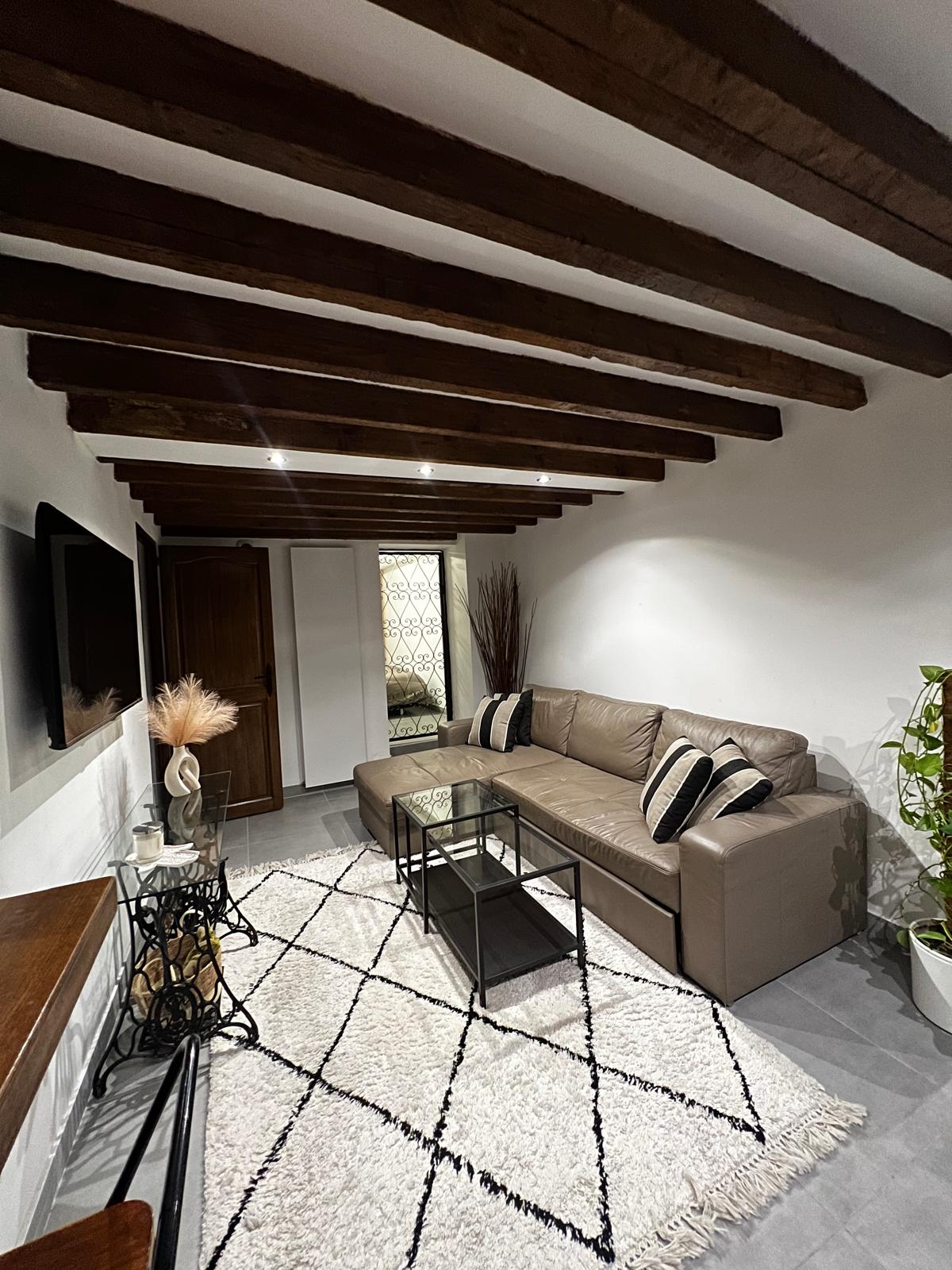 Popular Airbnb listing: Independence: Silverwood in épinay Sur Seine