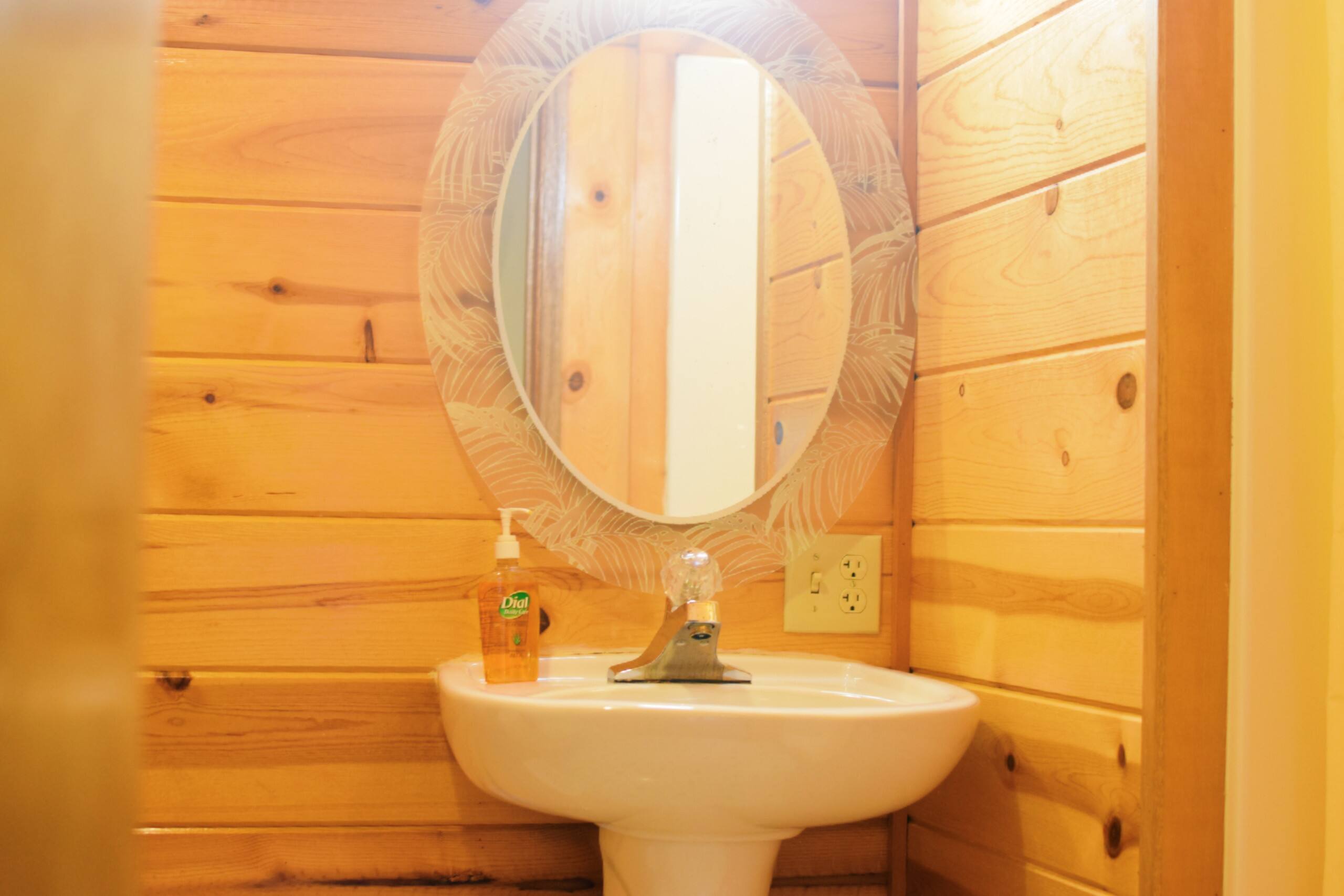 Home in Volcano · ★4.64 · 1 bedroom · 2 beds · 1 shared bath - Image 4