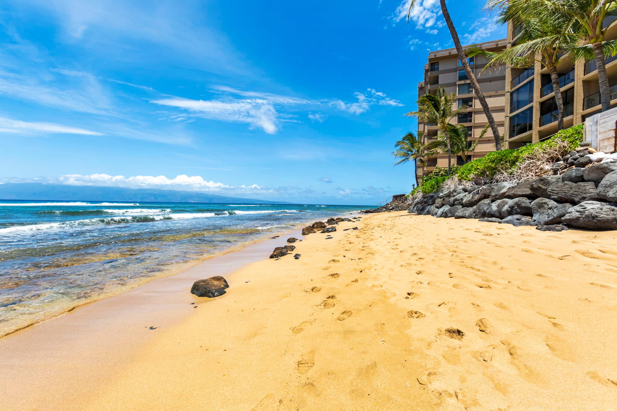 Condo in Lahaina · ★4.99 · Studio · 2 beds · 1 private bath - Image 25