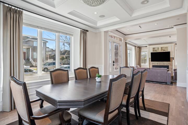 Modern 4B/5B Vancouver Home w/AC + Rooftop Patio gallery image 4