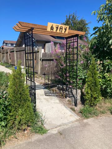 Green Lake 1st Line Home C&D Full Modern Remodel gallery image 3