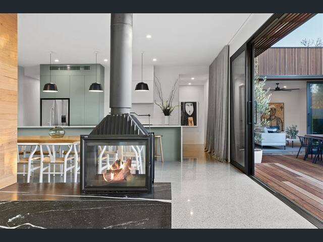 Melibee Beach House gallery image 4