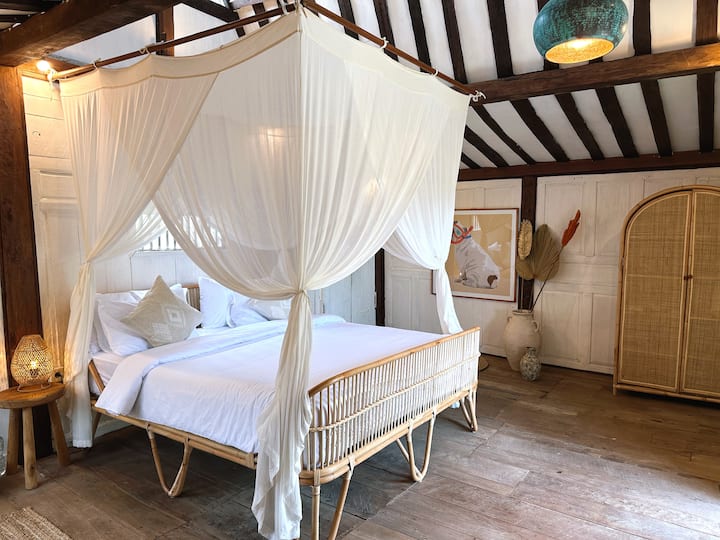 Cozy Cottage With Pool View - Bali