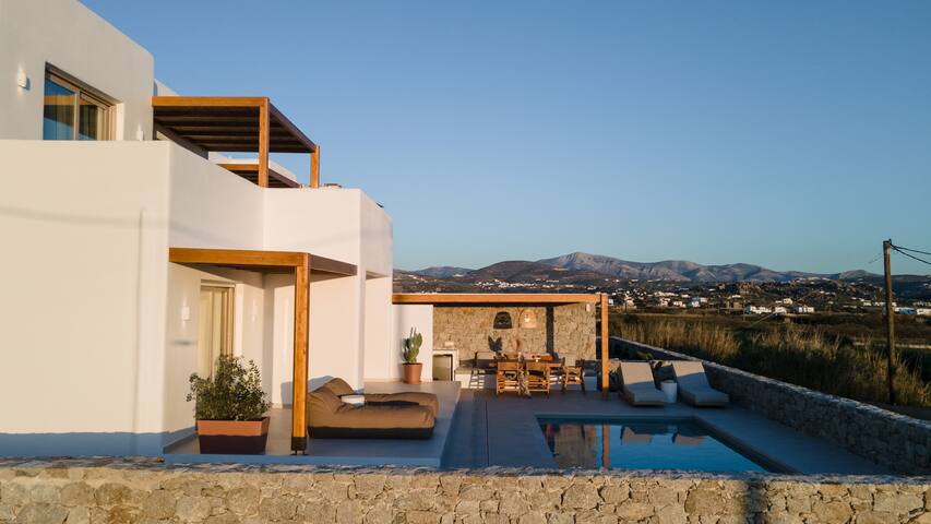 Fyrōi Naxos | 2 BDR | Villa 2 gallery image 4