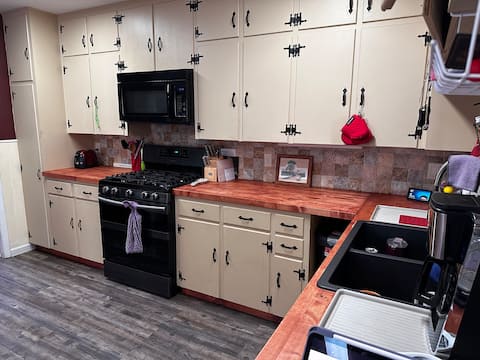 Canton home, 0.9 mile from SLU easy walking option