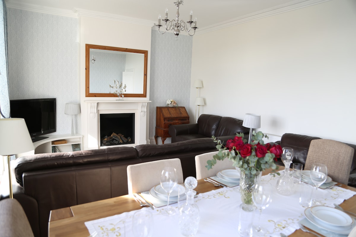 Top performing Airbnb: Seaside Maisonette - Leafy Lytham in Saint Anne's On The Sea