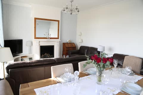 Top performing Airbnb: Seaside Maisonette - Leafy Lytham in Saint Anne's On The Sea