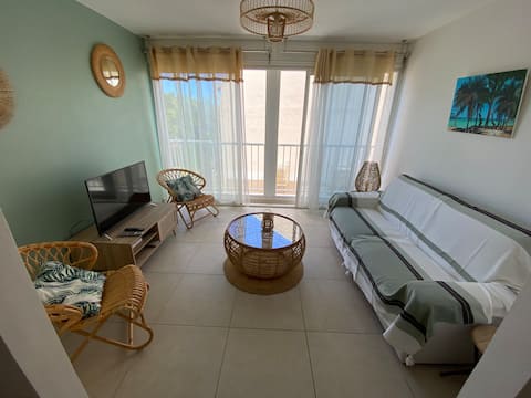 Top performing Airbnb: Beautiful apartment with pool 50 m from the lagoon in Réunion