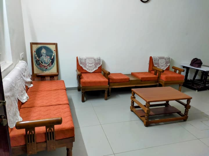 Cozy 3 Bhk Independent Duplex - Vadodara