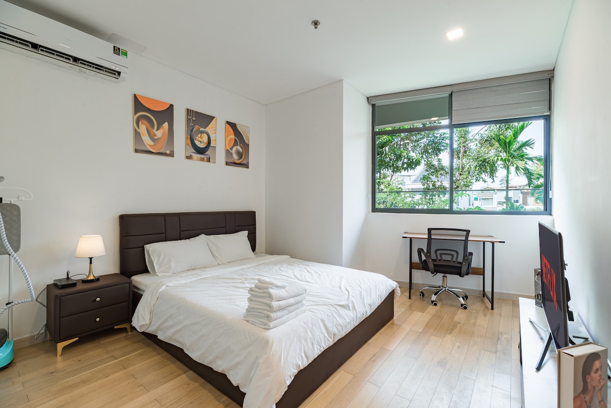 Ki parasysh se televizori në dhomën e gjumit është hequr. 