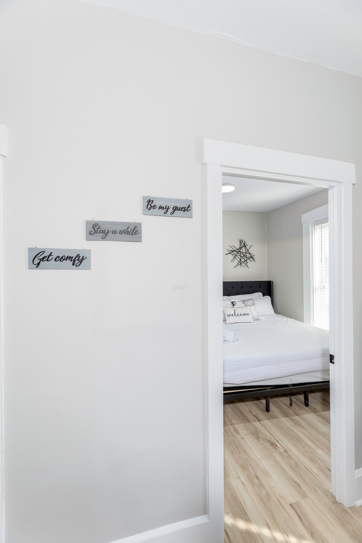 One Bedroom Apt. with King Suite