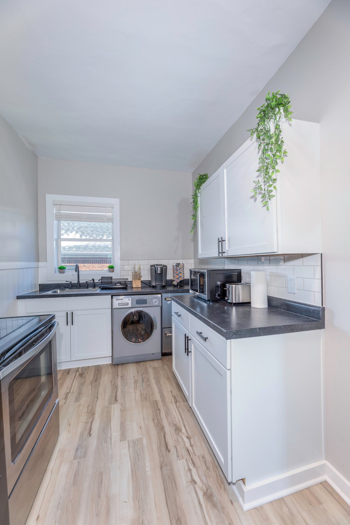 One Bedroom Apt. with King Suite