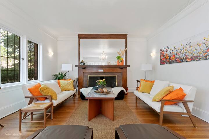 Amazing historic campus mansion! gallery image 3